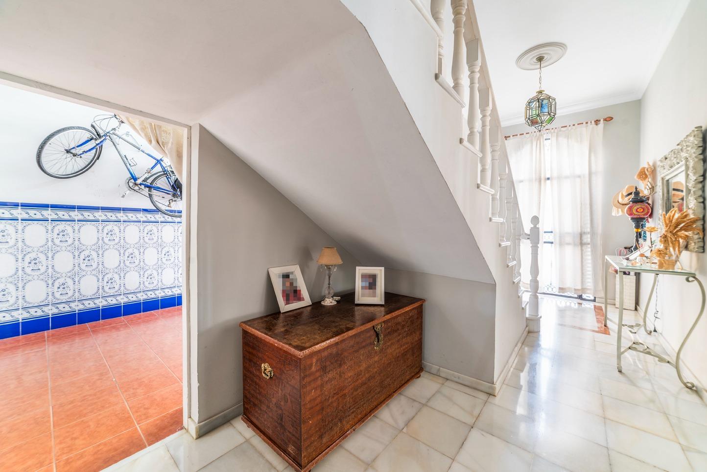 ¡¡ESTUPENDA CASA EN VENTA EN LOS ROSALES!!