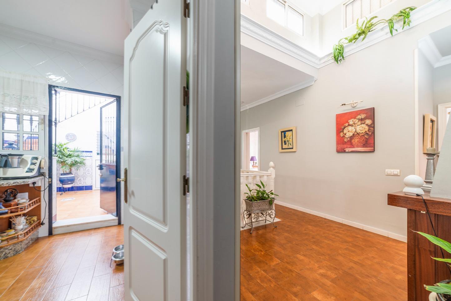 ¡¡ESTUPENDA CASA EN VENTA EN LOS ROSALES!!