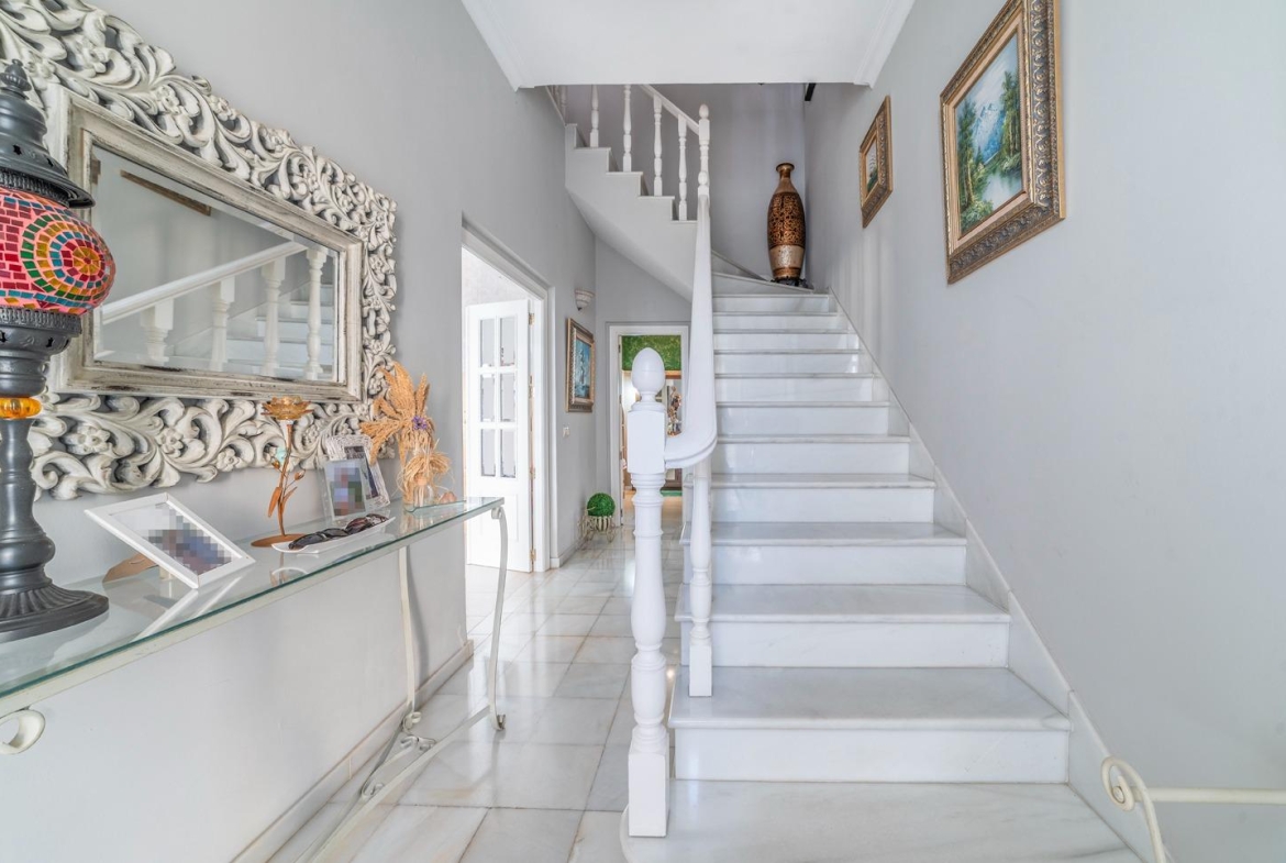 ¡¡ESTUPENDA CASA EN VENTA EN LOS ROSALES!!