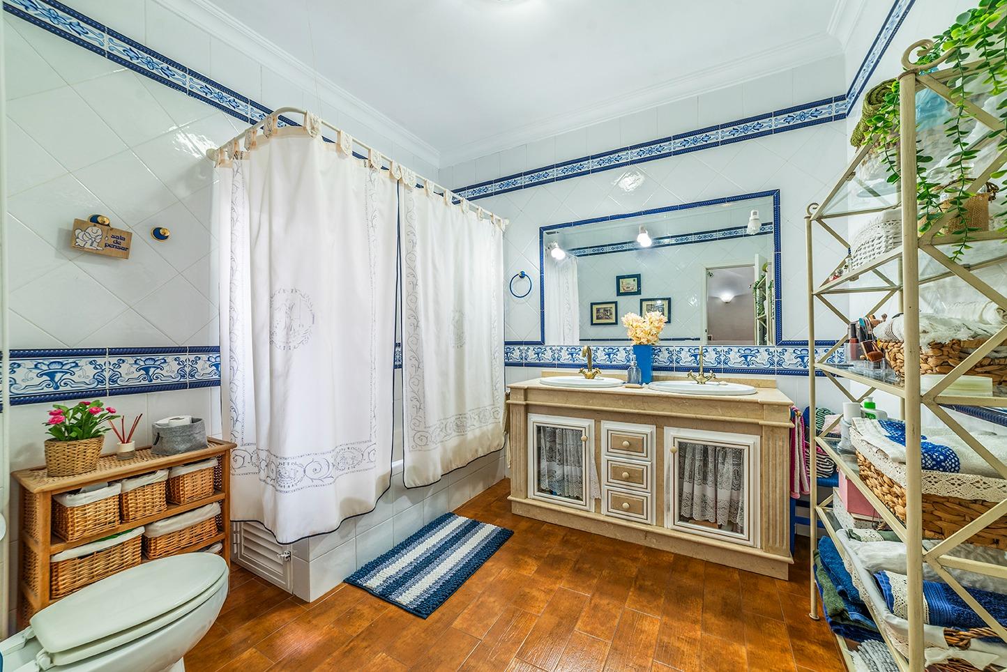 ¡¡ESTUPENDA CASA EN VENTA EN LOS ROSALES!!