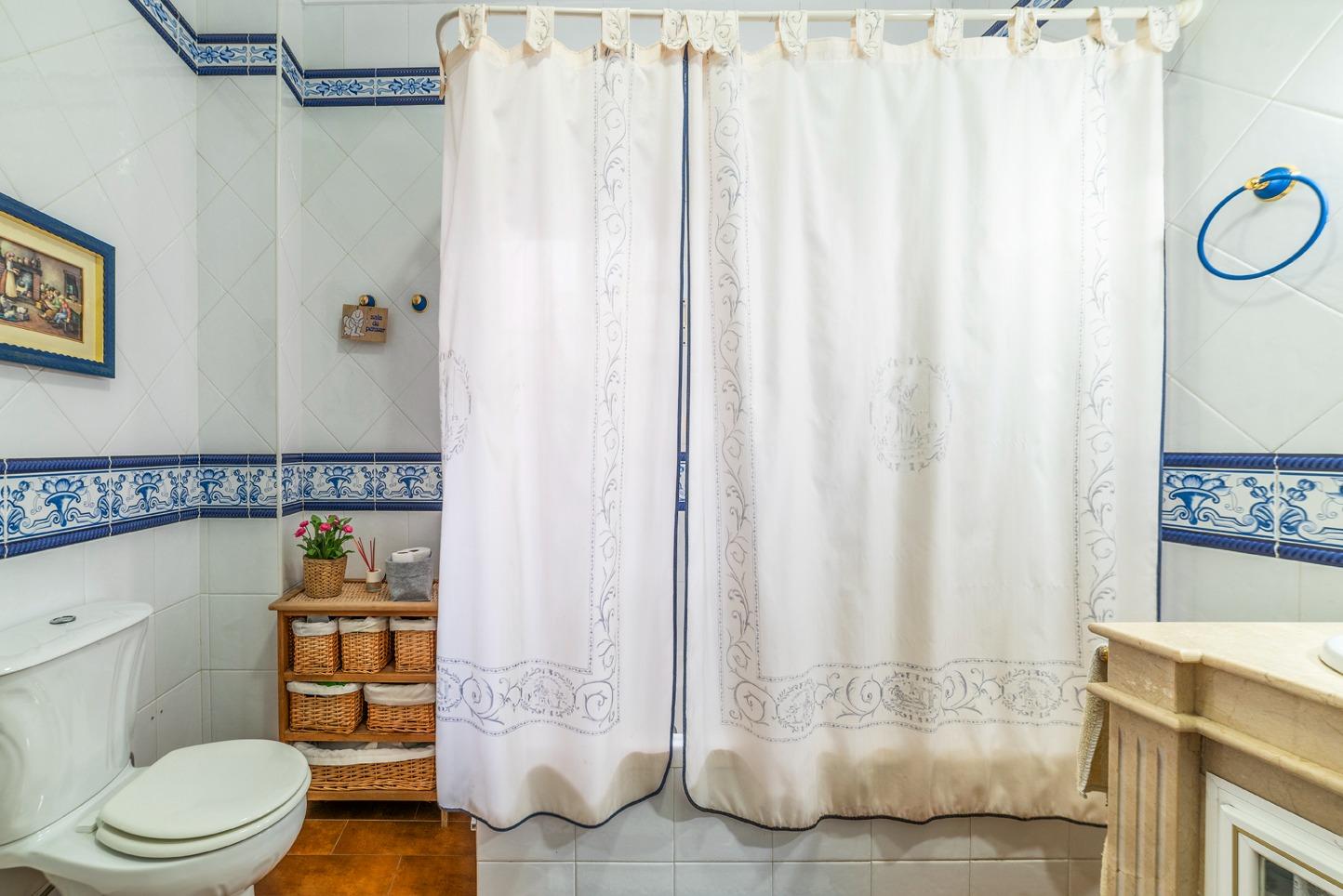 ¡¡ESTUPENDA CASA EN VENTA EN LOS ROSALES!!