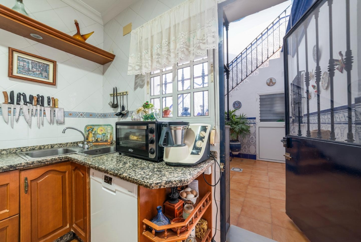 ¡¡ESTUPENDA CASA EN VENTA EN LOS ROSALES!!