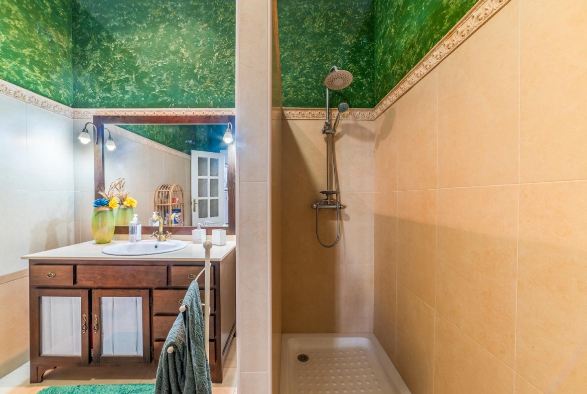 ¡¡ESTUPENDA CASA EN VENTA EN LOS ROSALES!!