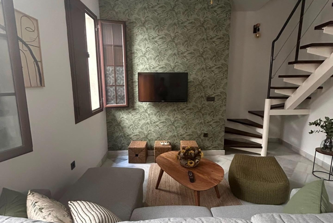¡ESTUPENDO DÚPLEX REFORMADO! ZONA: ALAMEDA