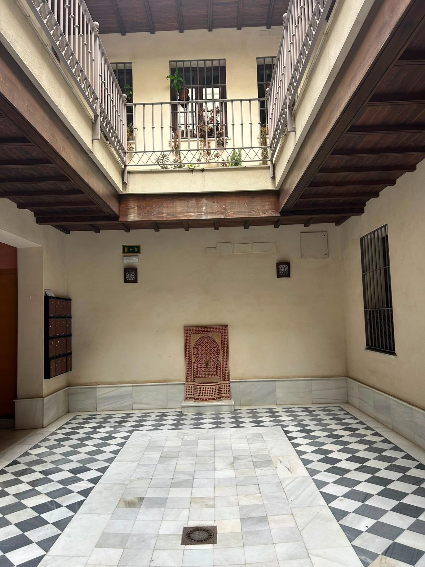 ¡ESTUPENDO DÚPLEX REFORMADO! ZONA: ALAMEDA
