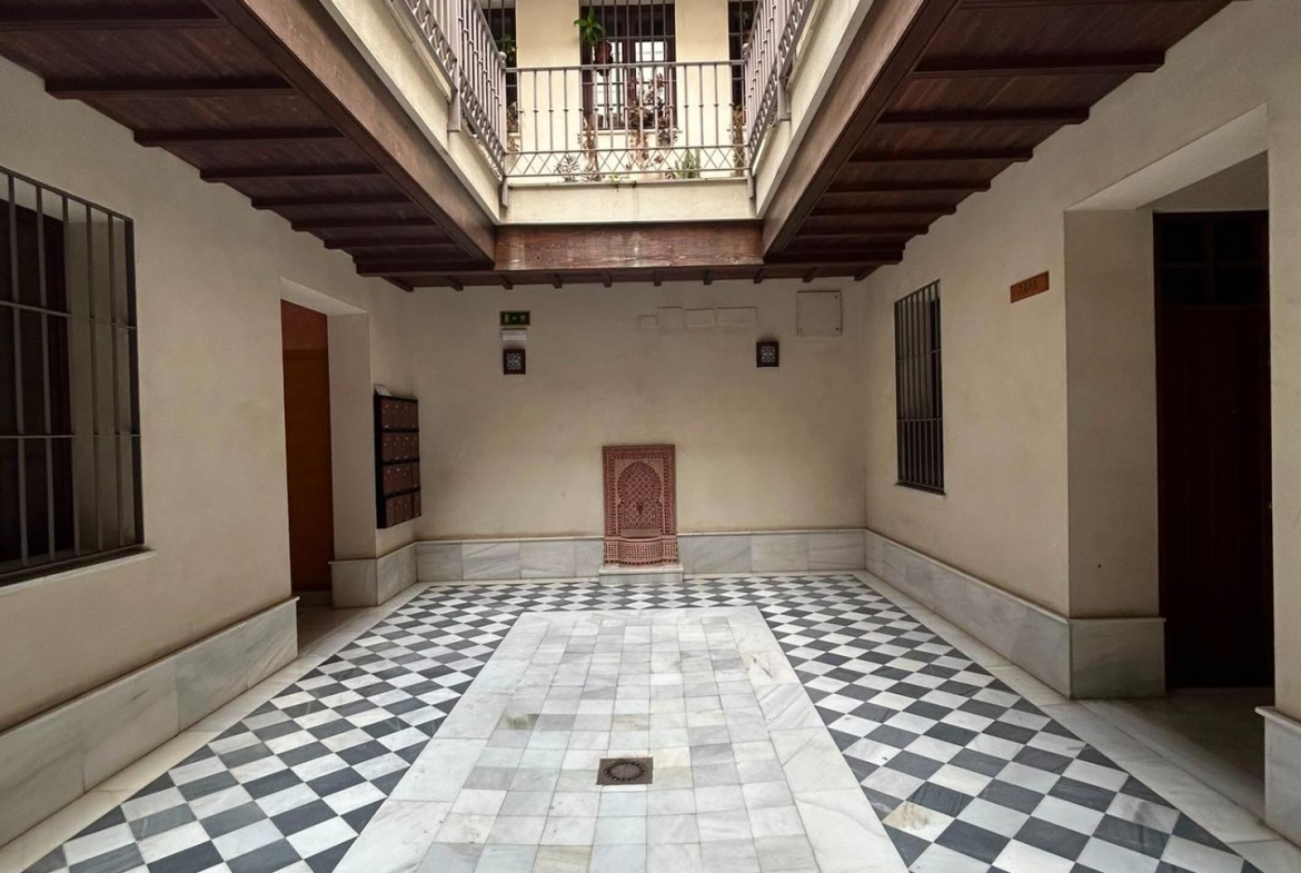 ¡ESTUPENDO DÚPLEX REFORMADO! ZONA: ALAMEDA