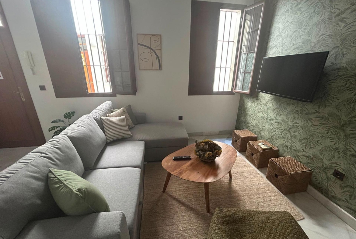 ¡ESTUPENDO DÚPLEX REFORMADO! ZONA: ALAMEDA