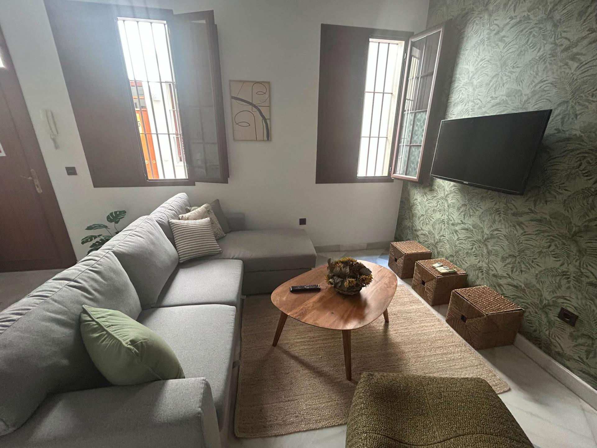 ¡ESTUPENDO DÚPLEX REFORMADO! ZONA: ALAMEDA