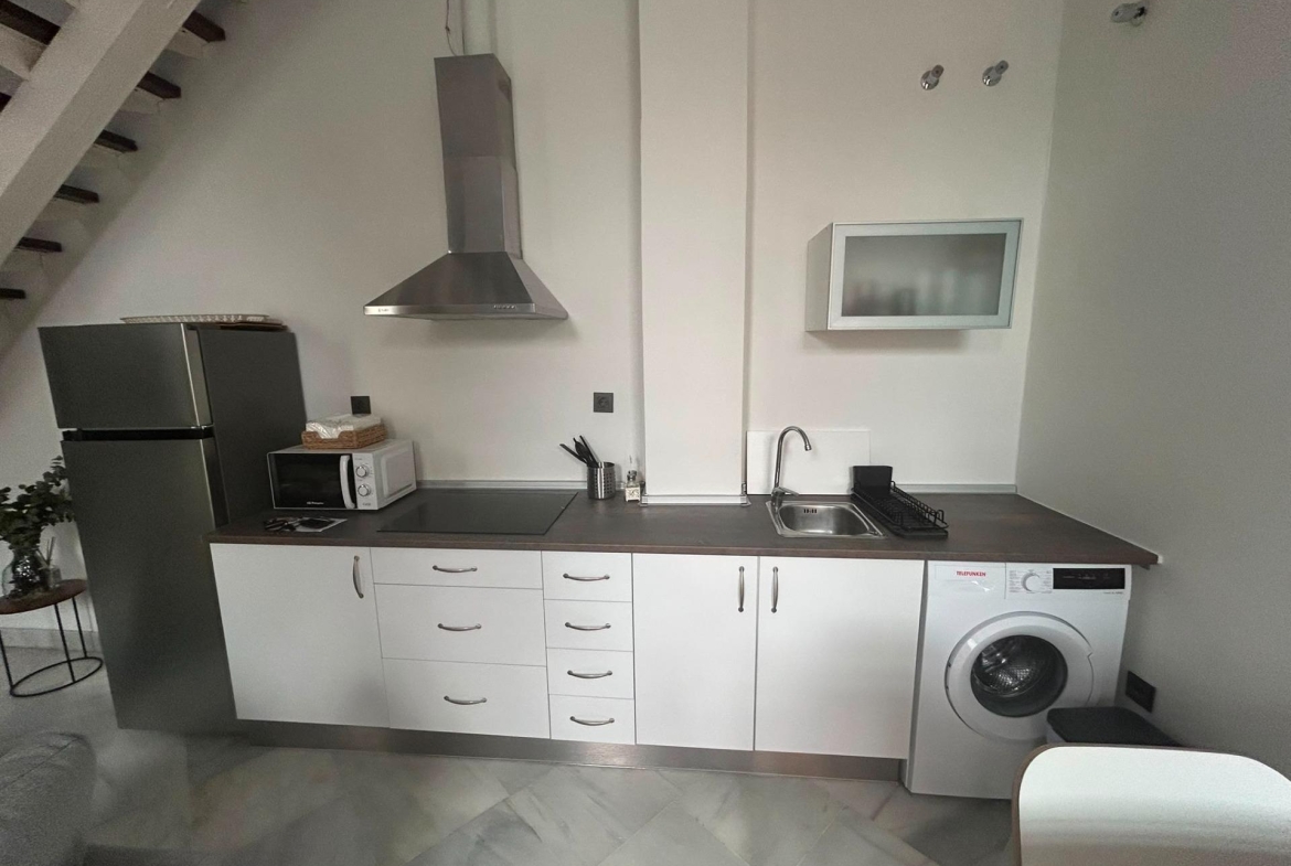 ¡ESTUPENDO DÚPLEX REFORMADO! ZONA: ALAMEDA