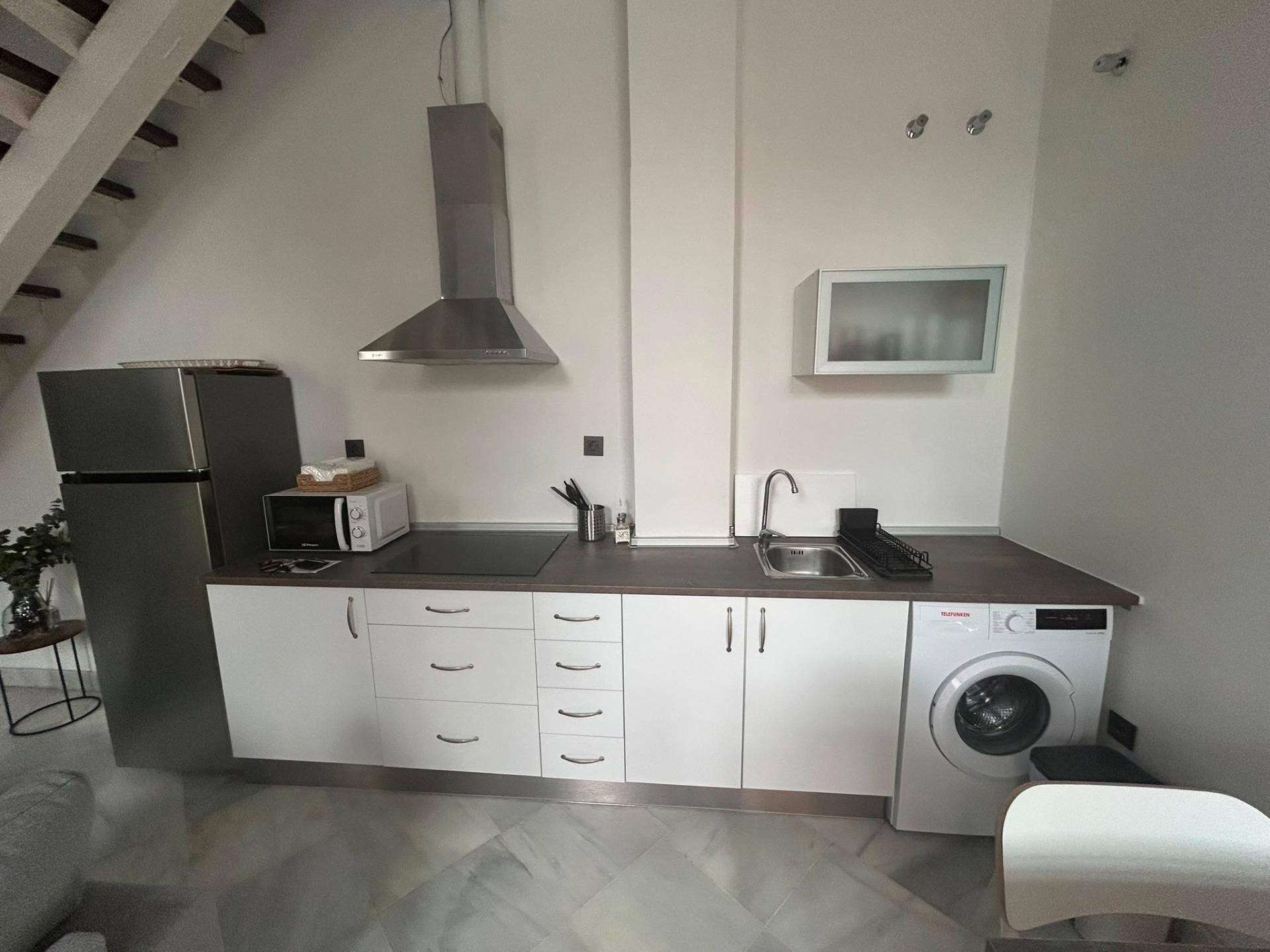 ¡ESTUPENDO DÚPLEX REFORMADO! ZONA: ALAMEDA