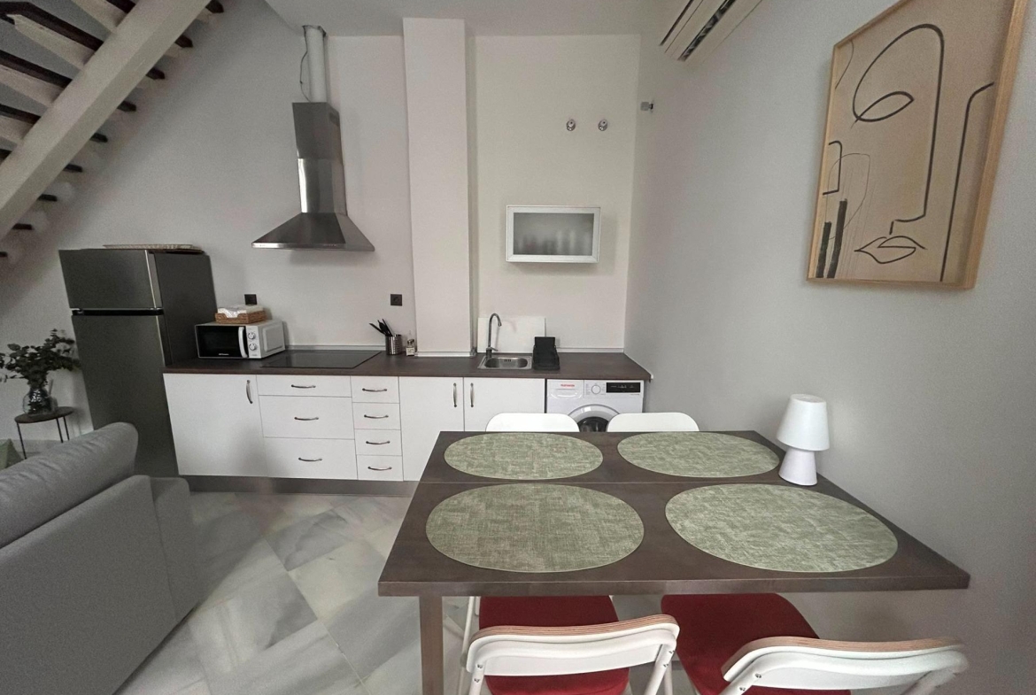 ¡ESTUPENDO DÚPLEX REFORMADO! ZONA: ALAMEDA