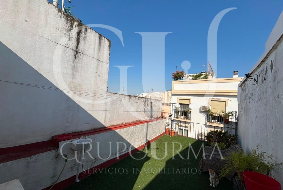¡ESTUPENDO CHALET EN EL CORAZON DE SEVILLA!