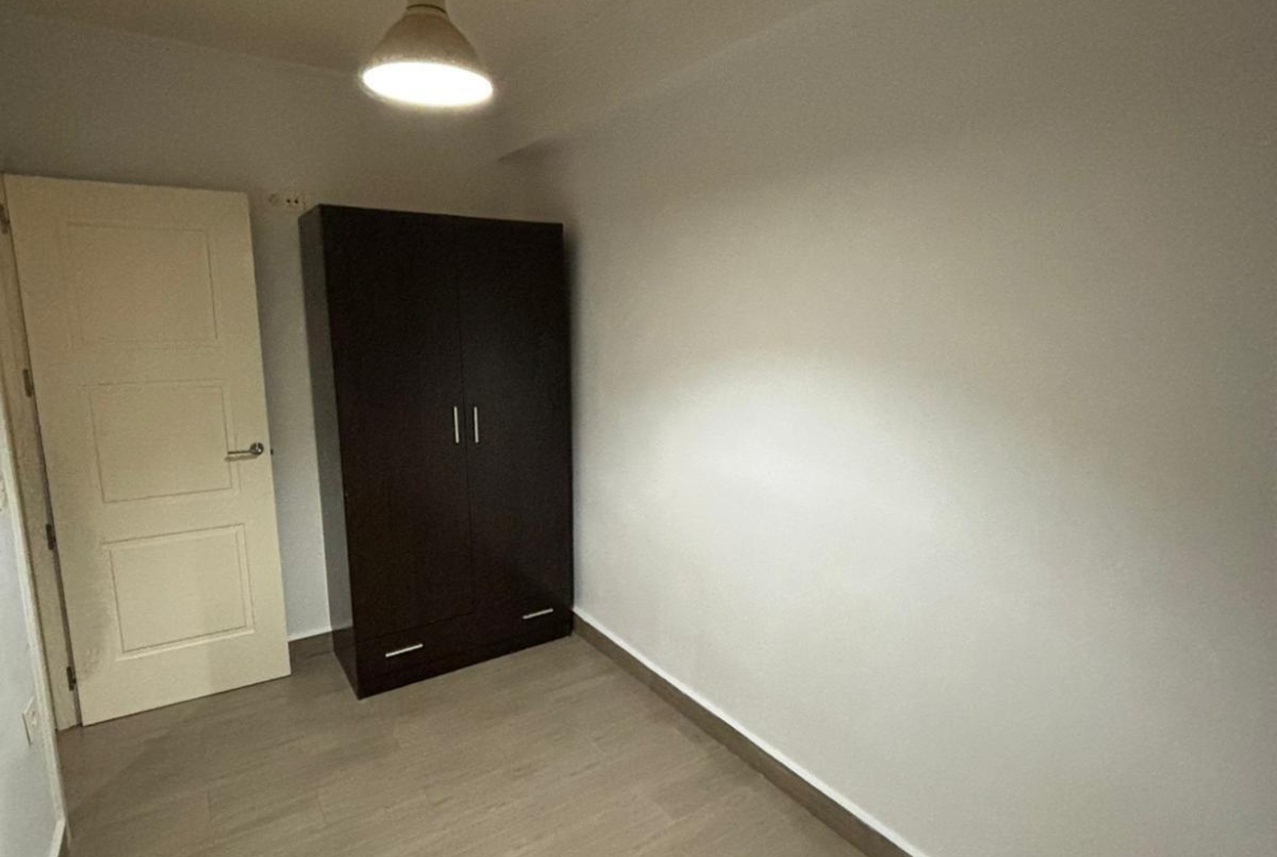¡ESTUPENDO PISO REFORMADO EN CALLE AGUAMARINA!