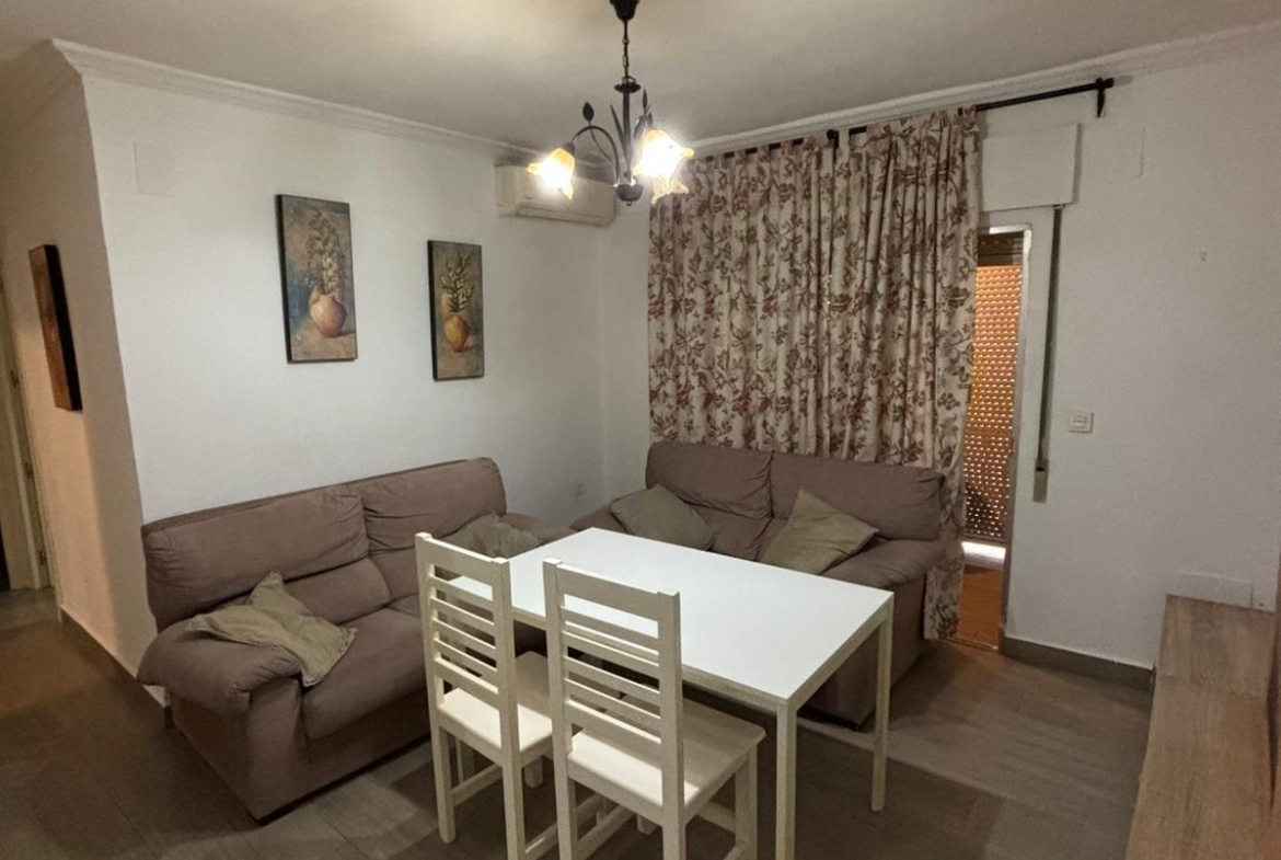 ¡ESTUPENDO PISO REFORMADO EN CALLE AGUAMARINA!