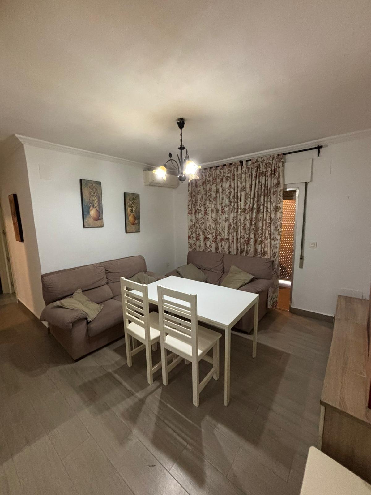 ¡ESTUPENDO PISO REFORMADO EN CALLE AGUAMARINA!