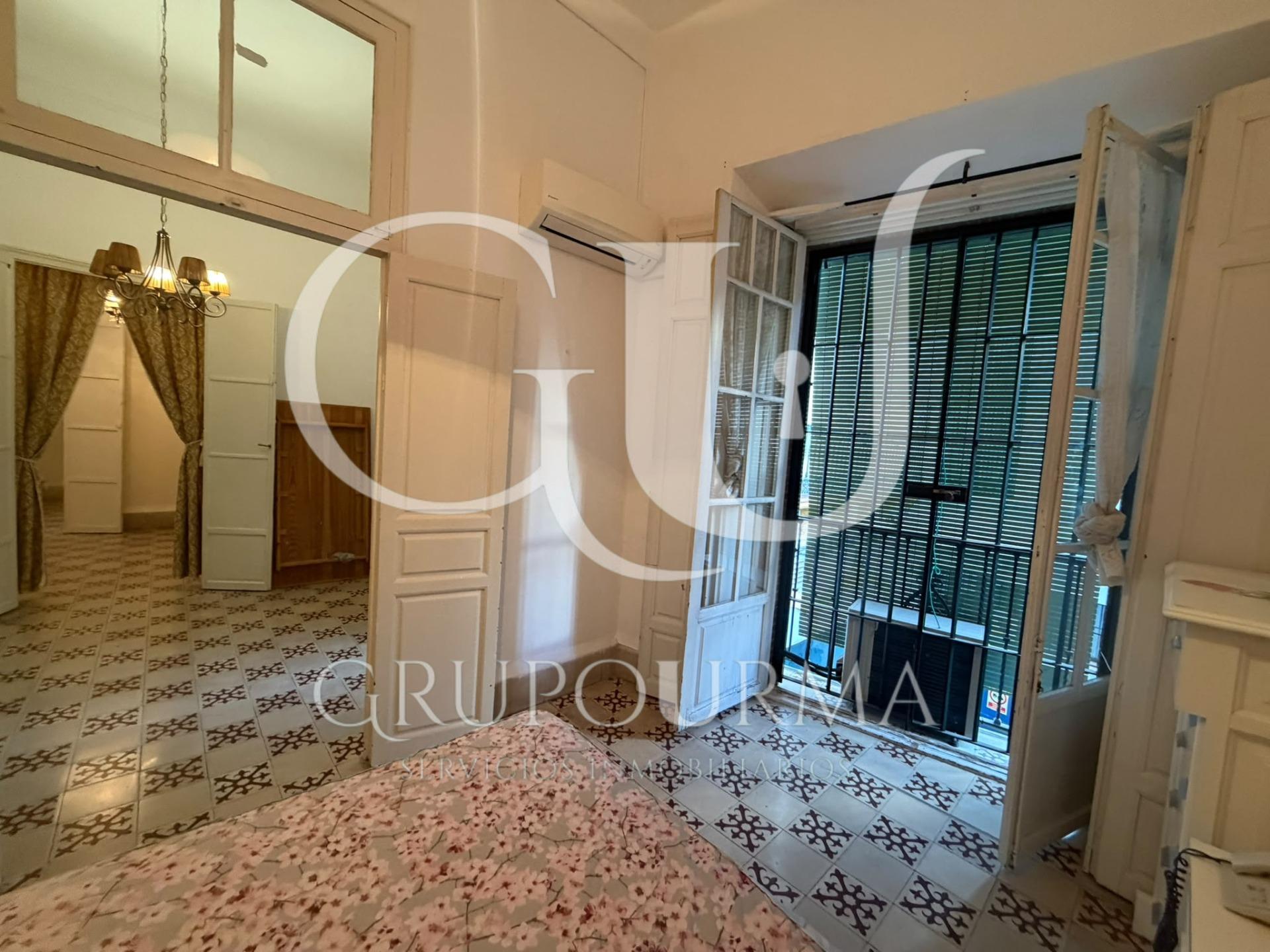 ESTUPENDO PISO EN PLENO CENTRO DE SEVILLA