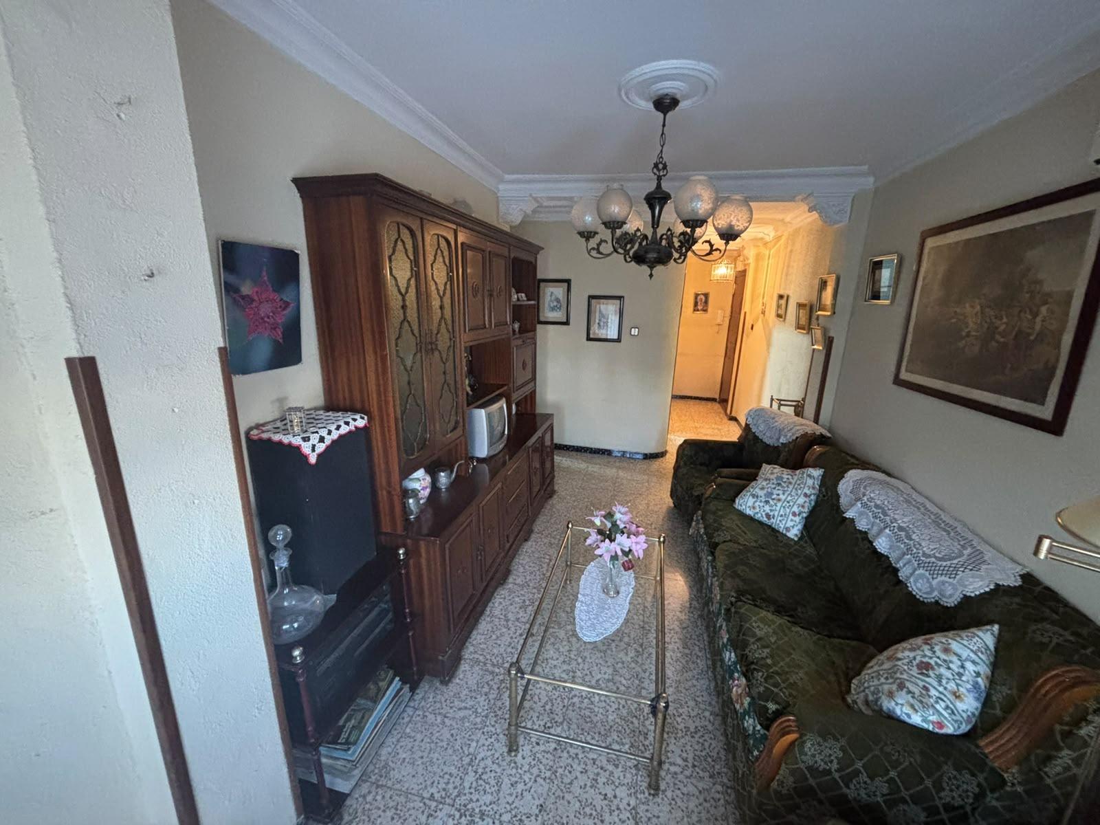 ESTUPENDO PISO EN AVENIDA DE PINO MONTANO