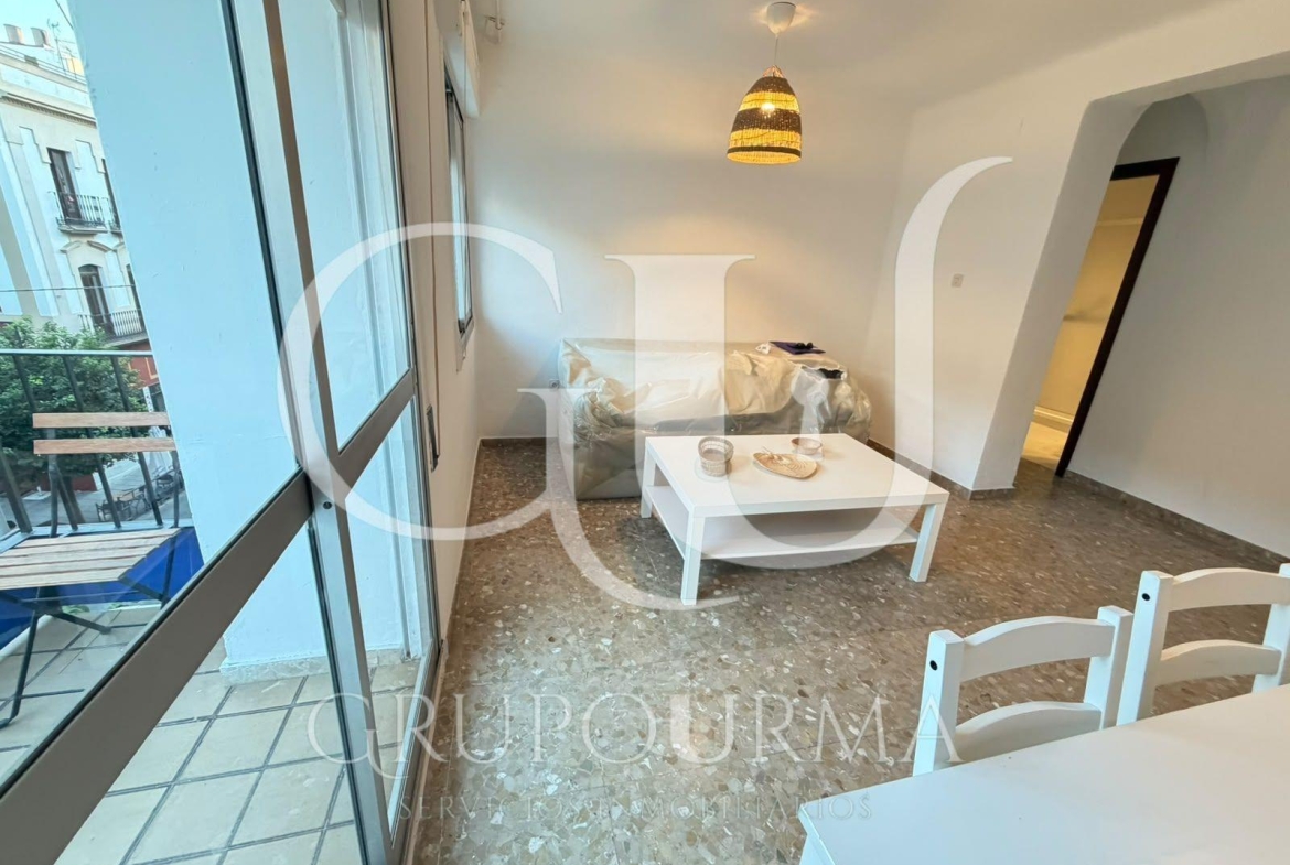 ¡ESTUPENDO PISO EN VENTA EN EL CORAZON DE TRIANA!