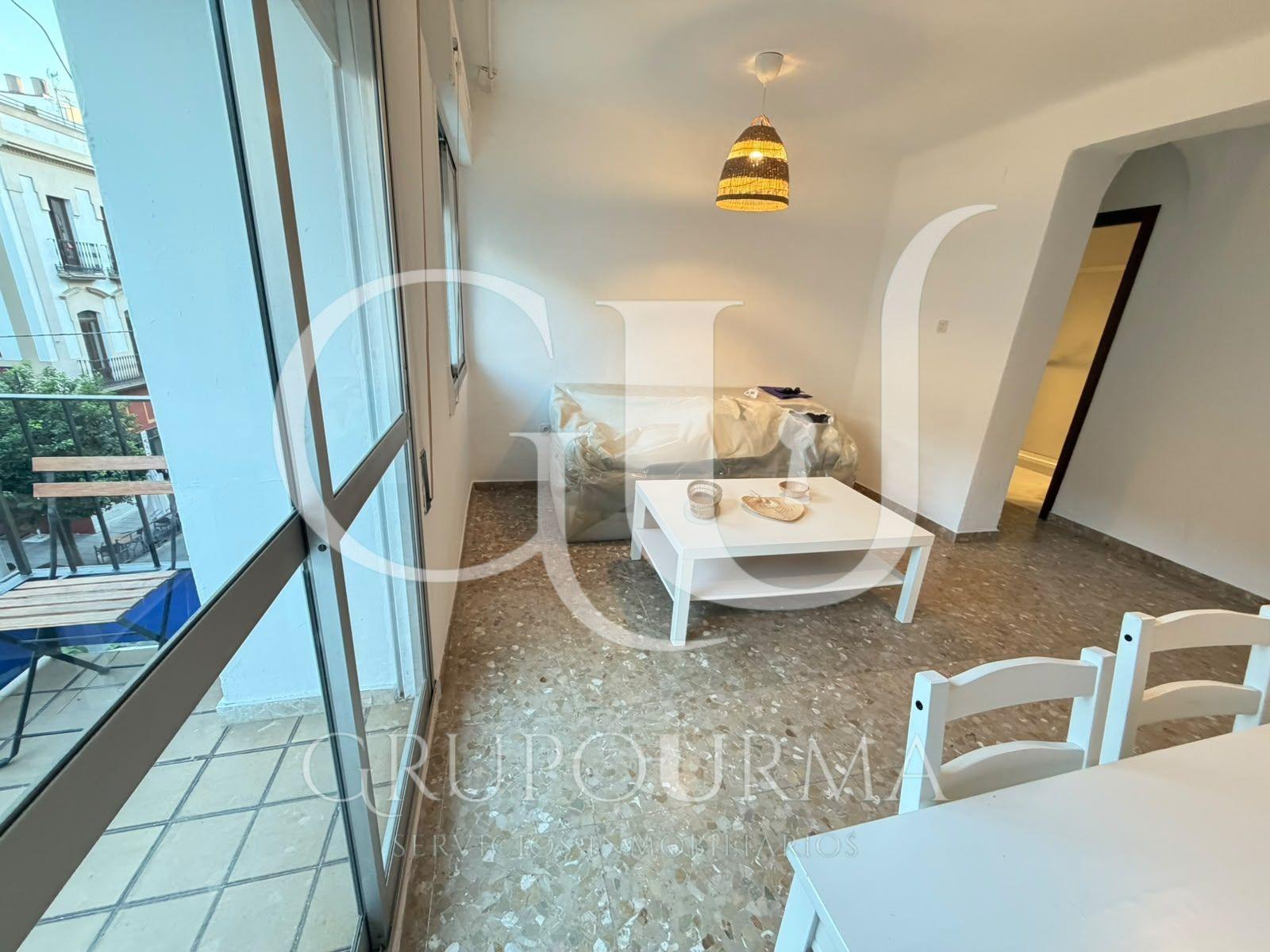 ¡ESTUPENDO PISO EN VENTA EN EL CORAZON DE TRIANA!