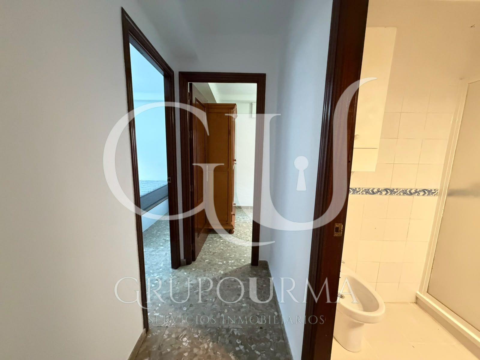 ¡ESTUPENDO PISO EN VENTA EN EL CORAZON DE TRIANA!