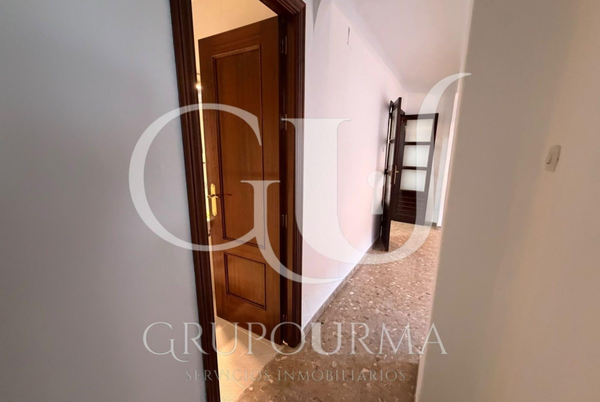 ¡ESTUPENDO PISO EN VENTA EN EL CORAZON DE TRIANA!