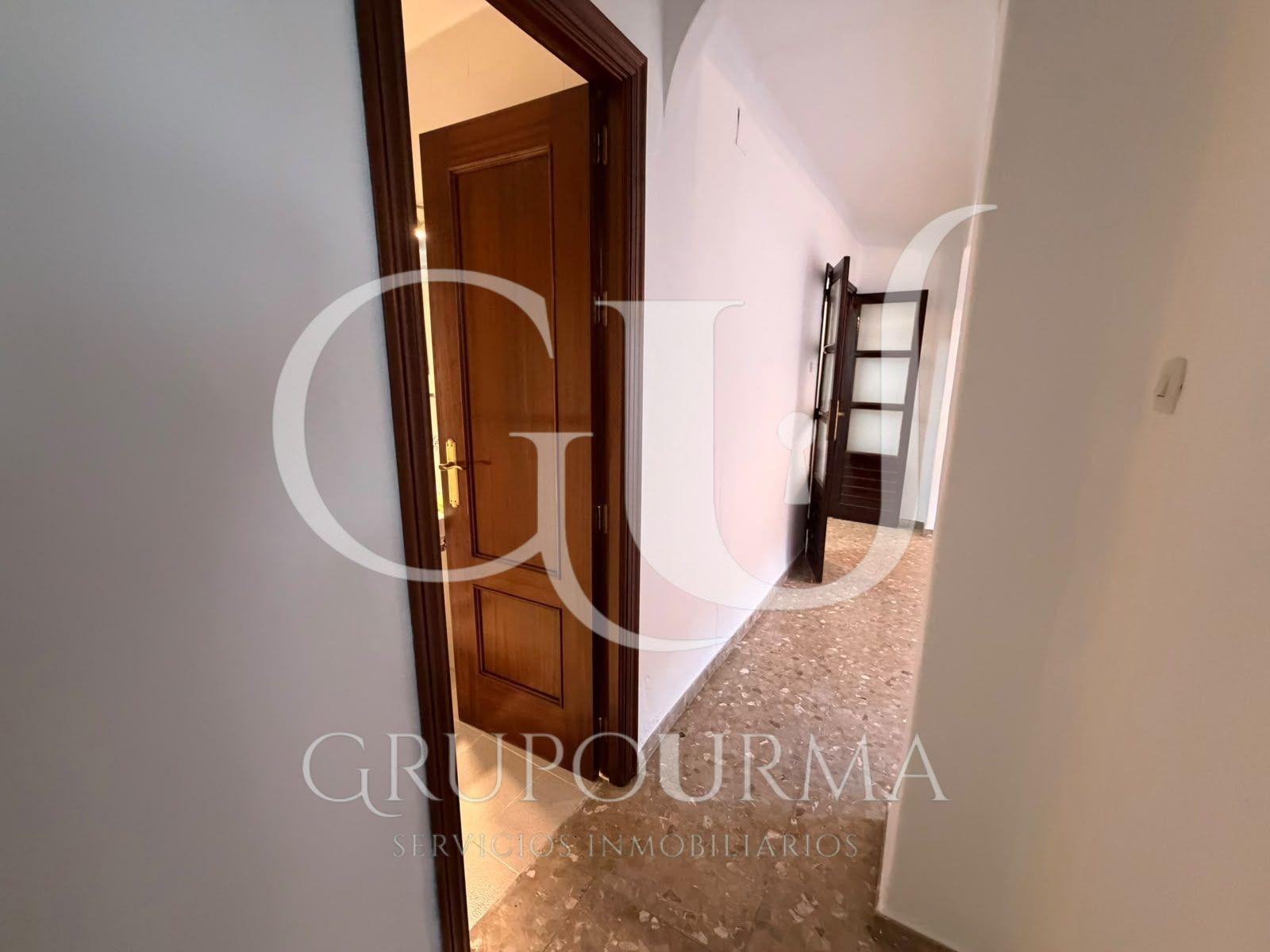¡ESTUPENDO PISO EN VENTA EN EL CORAZON DE TRIANA!