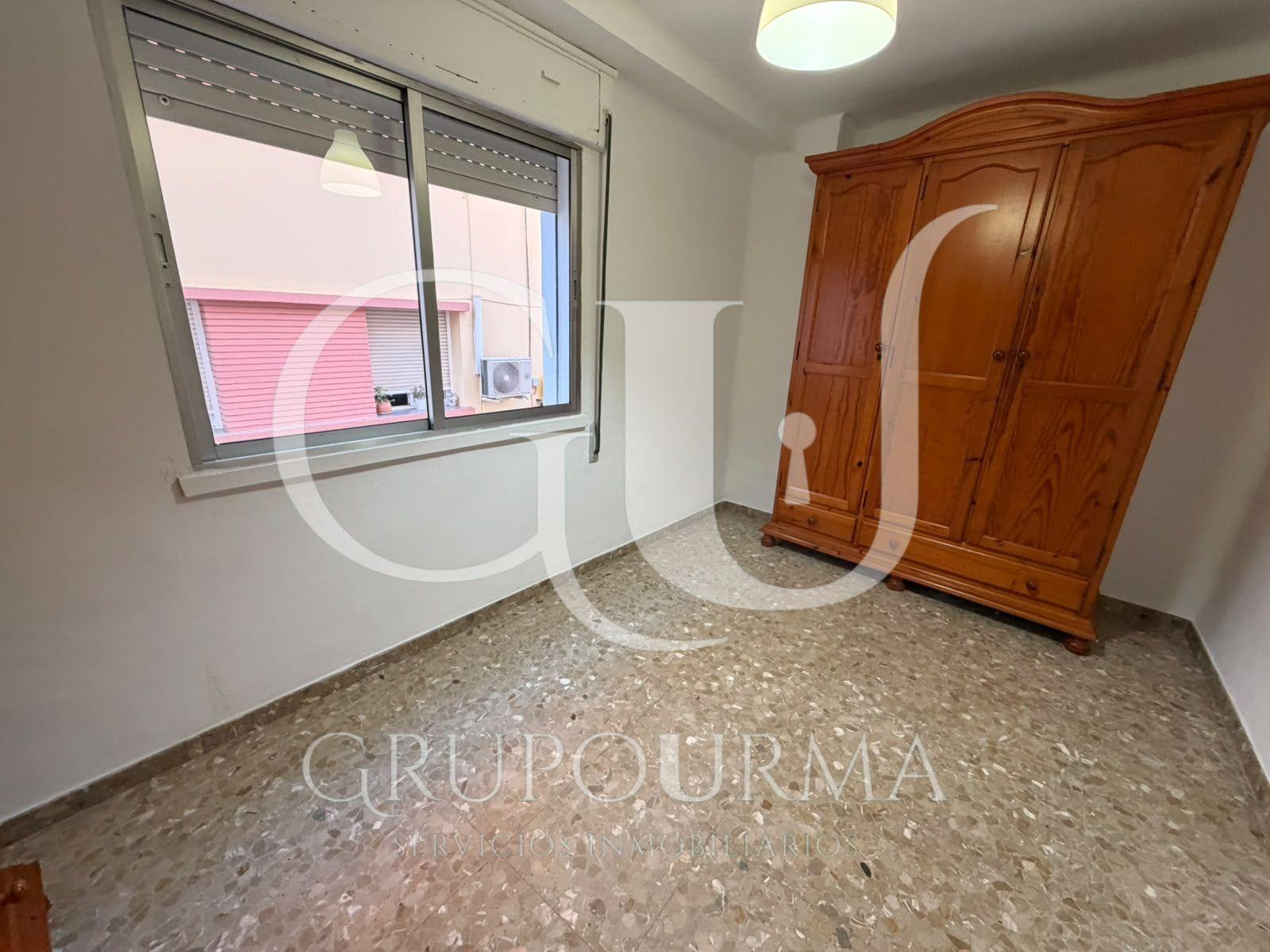 ¡ESTUPENDO PISO EN VENTA EN EL CORAZON DE TRIANA!