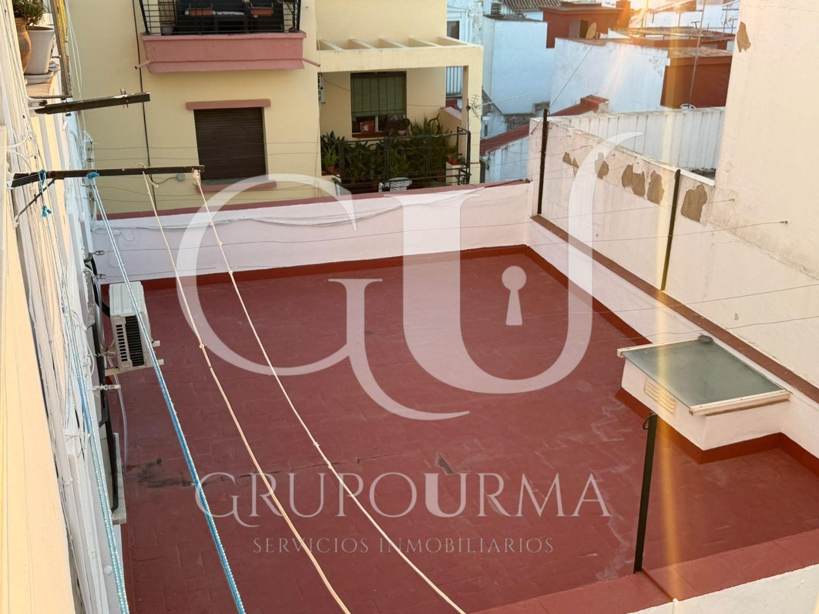 ¡ESTUPENDO PISO EN VENTA EN EL CORAZON DE TRIANA!
