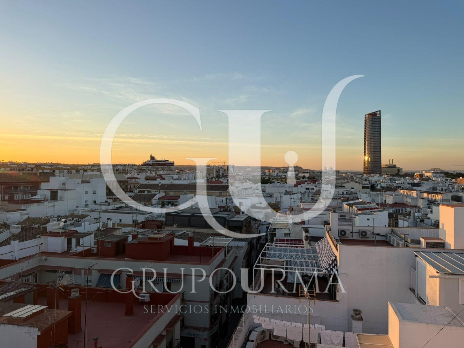 ¡ESTUPENDO PISO EN VENTA EN EL CORAZON DE TRIANA!