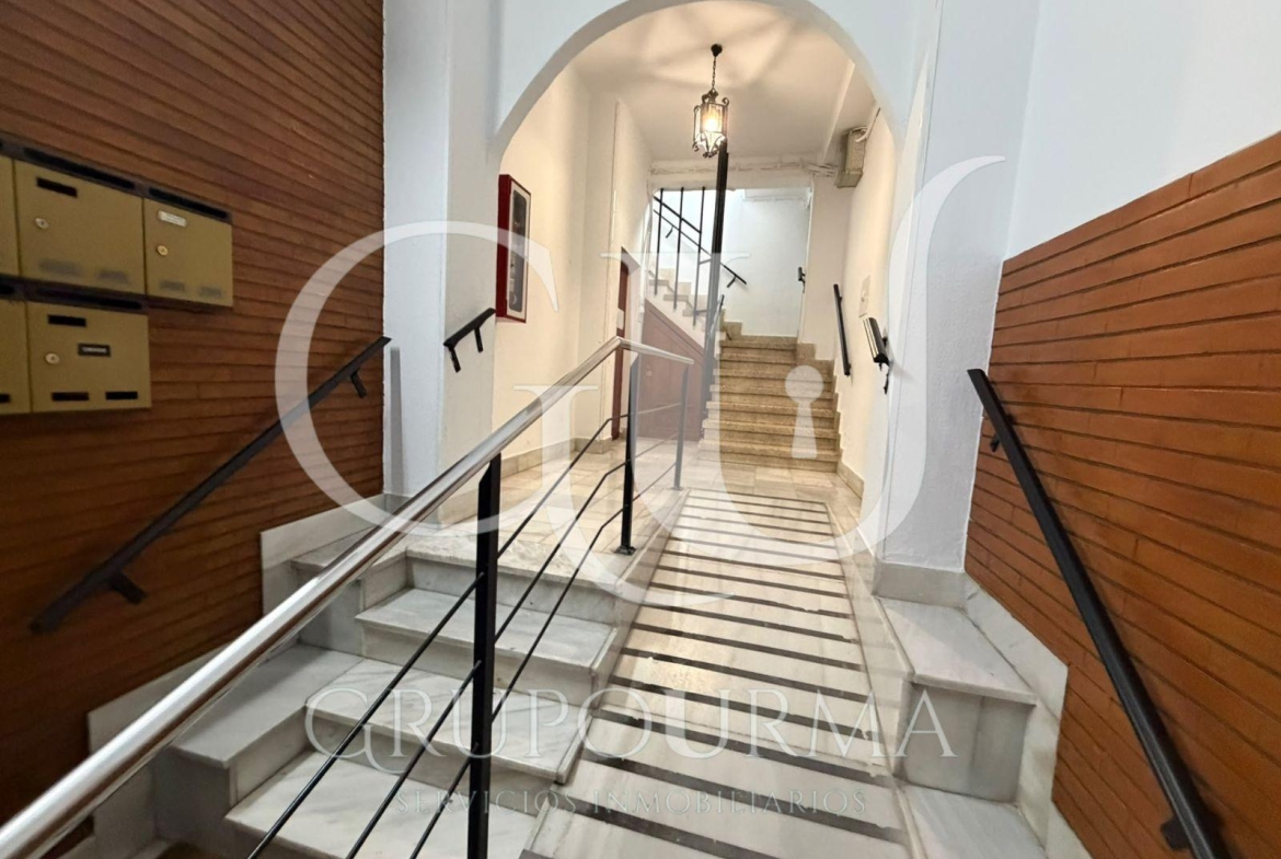 ¡ESTUPENDO PISO EN VENTA EN EL CORAZON DE TRIANA!
