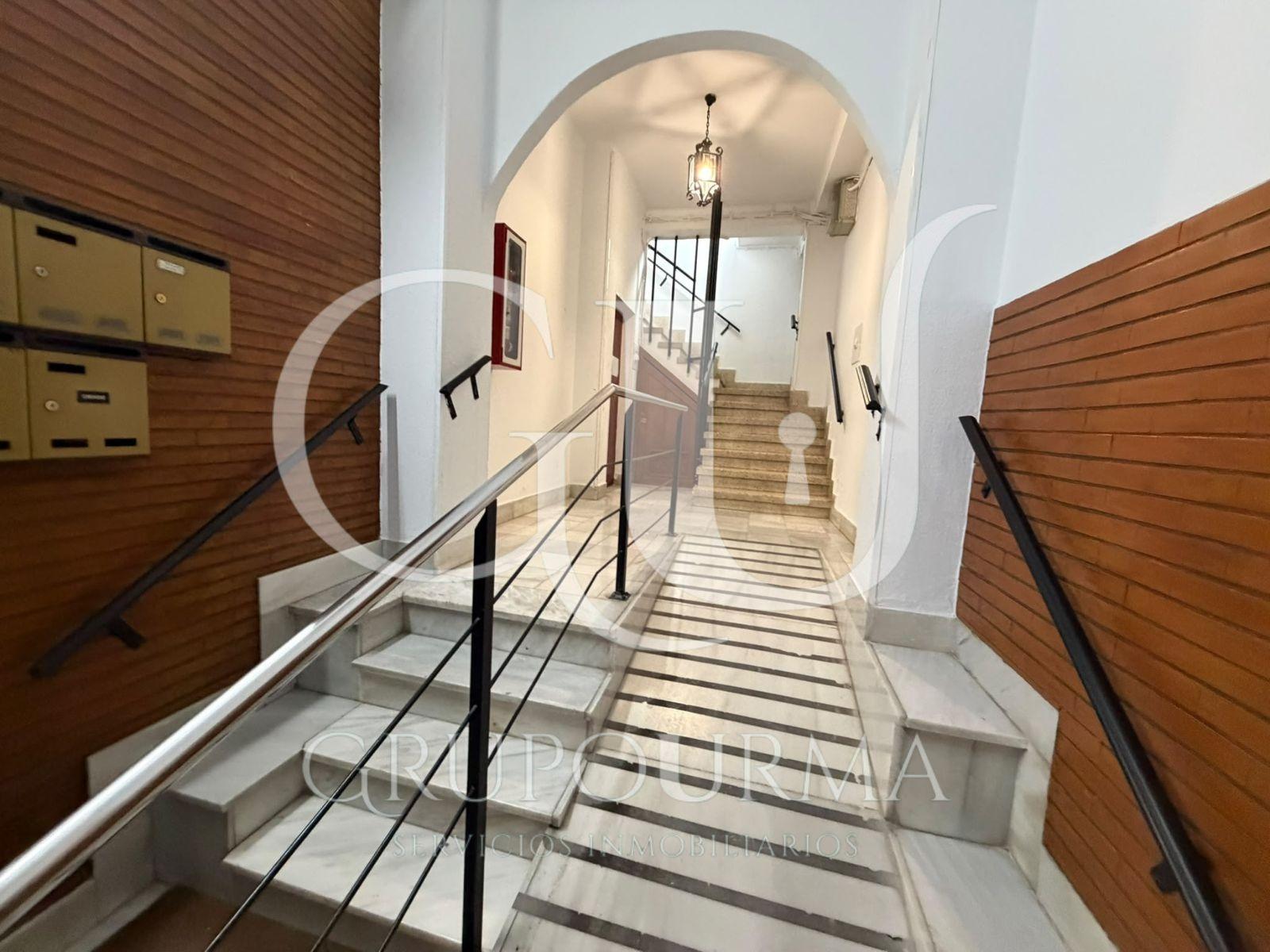 ¡ESTUPENDO PISO EN VENTA EN EL CORAZON DE TRIANA!
