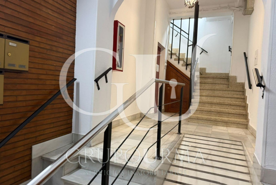 ¡ESTUPENDO PISO EN VENTA EN EL CORAZON DE TRIANA!