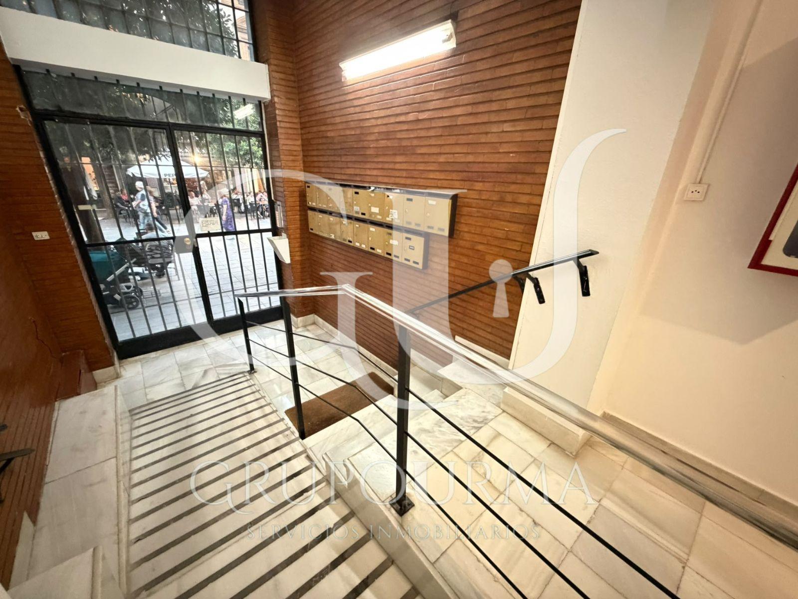 ¡ESTUPENDO PISO EN VENTA EN EL CORAZON DE TRIANA!