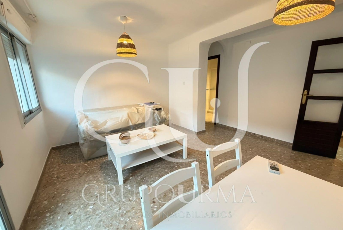 ¡ESTUPENDO PISO EN VENTA EN EL CORAZON DE TRIANA!