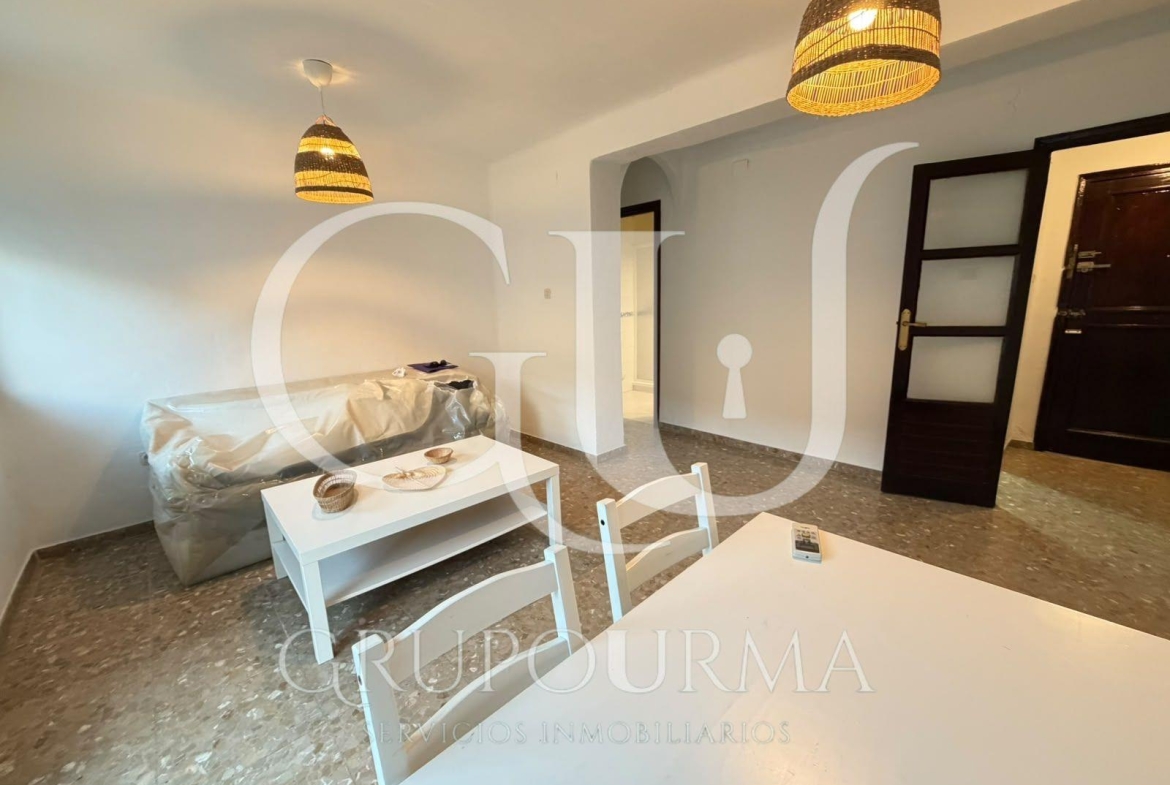 ¡ESTUPENDO PISO EN VENTA EN EL CORAZON DE TRIANA!