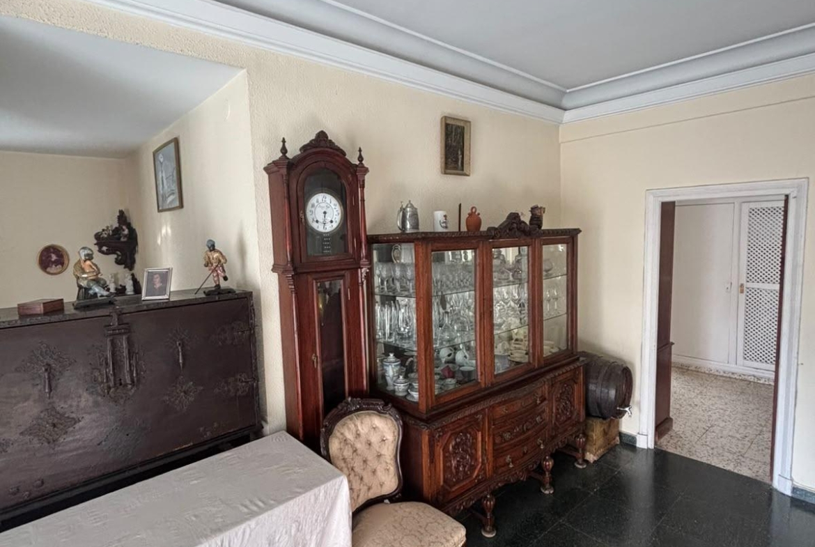 ¡GRUPO URMA OFRECE ESTA MAGNÍFICA VIVIENDA DE 255 M² EN CALLE ZARAGOZA, UNA DE LAS UBICACIONES MÁS PRIVILEGIADAS DE SEVILLA!