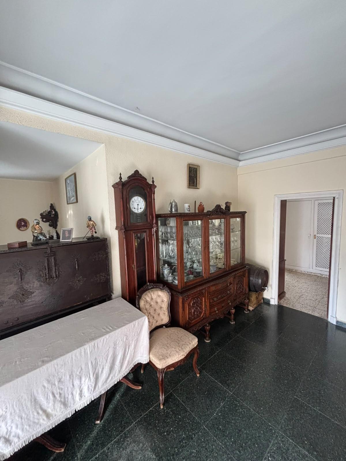 ¡GRUPO URMA OFRECE ESTA MAGNÍFICA VIVIENDA DE 255 M² EN CALLE ZARAGOZA, UNA DE LAS UBICACIONES MÁS PRIVILEGIADAS DE SEVILLA!