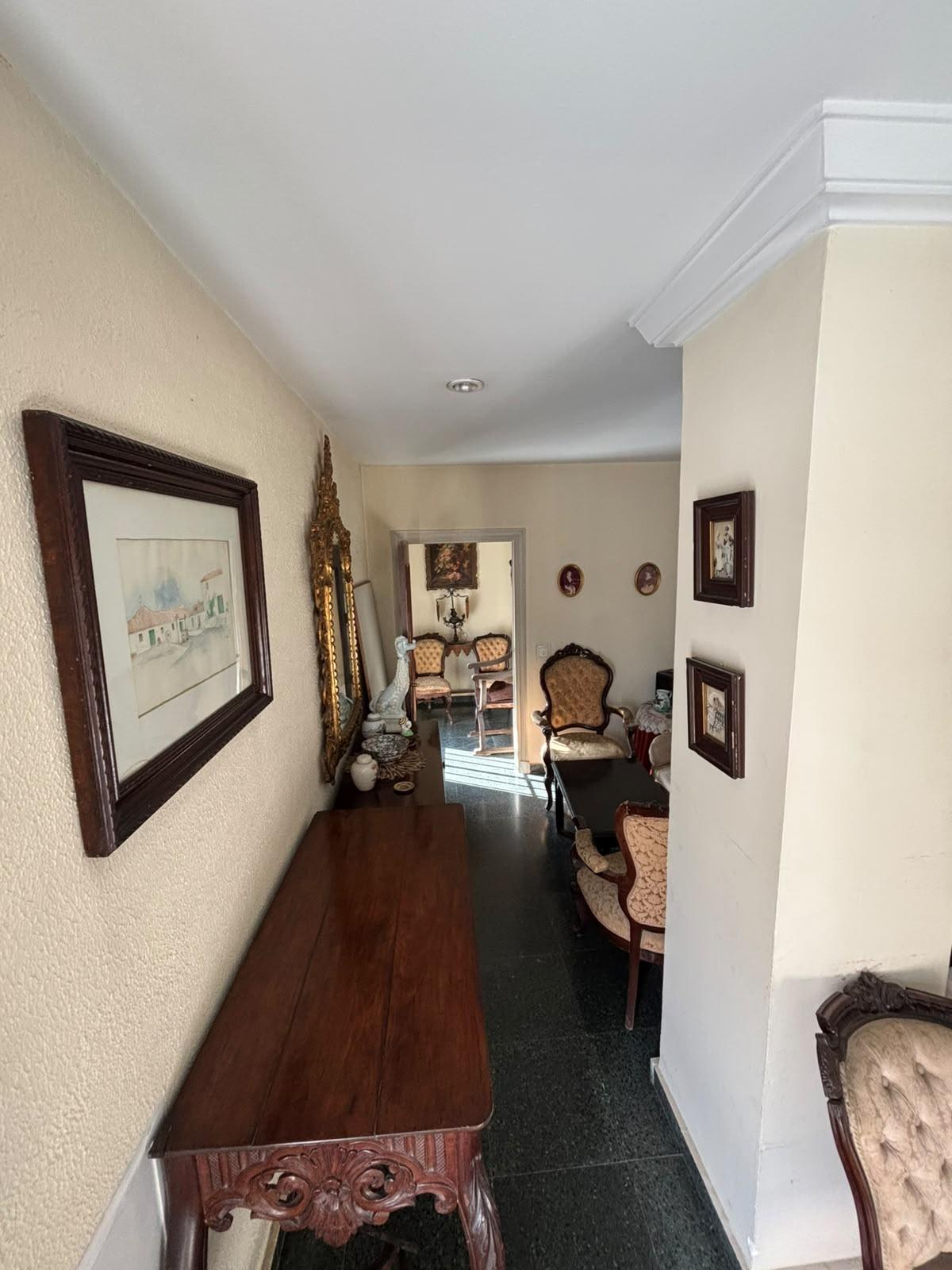 ¡GRUPO URMA OFRECE ESTA MAGNÍFICA VIVIENDA DE 255 M² EN CALLE ZARAGOZA, UNA DE LAS UBICACIONES MÁS PRIVILEGIADAS DE SEVILLA!