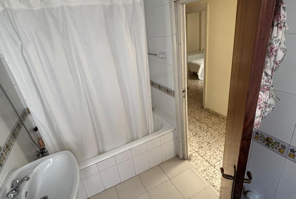 ¡GRUPO URMA OFRECE ESTA MAGNÍFICA VIVIENDA DE 255 M² EN CALLE ZARAGOZA, UNA DE LAS UBICACIONES MÁS PRIVILEGIADAS DE SEVILLA!