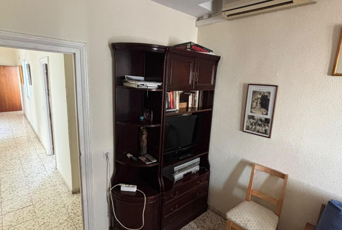 ¡GRUPO URMA OFRECE ESTA MAGNÍFICA VIVIENDA DE 255 M² EN CALLE ZARAGOZA, UNA DE LAS UBICACIONES MÁS PRIVILEGIADAS DE SEVILLA!