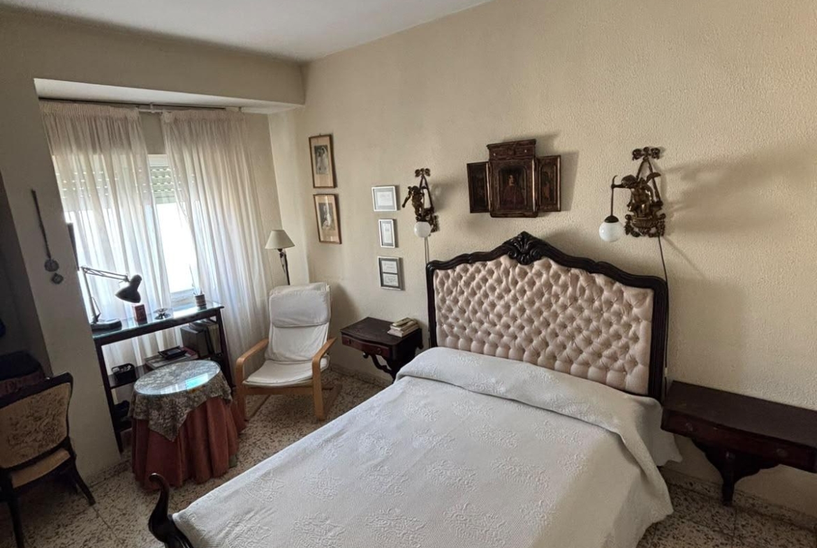 ¡GRUPO URMA OFRECE ESTA MAGNÍFICA VIVIENDA DE 255 M² EN CALLE ZARAGOZA, UNA DE LAS UBICACIONES MÁS PRIVILEGIADAS DE SEVILLA!