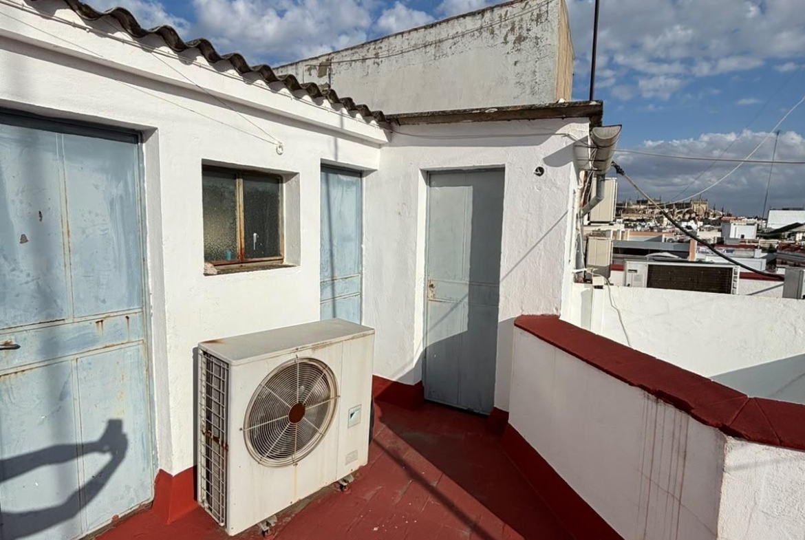¡GRUPO URMA OFRECE ESTA MAGNÍFICA VIVIENDA DE 255 M² EN CALLE ZARAGOZA, UNA DE LAS UBICACIONES MÁS PRIVILEGIADAS DE SEVILLA!