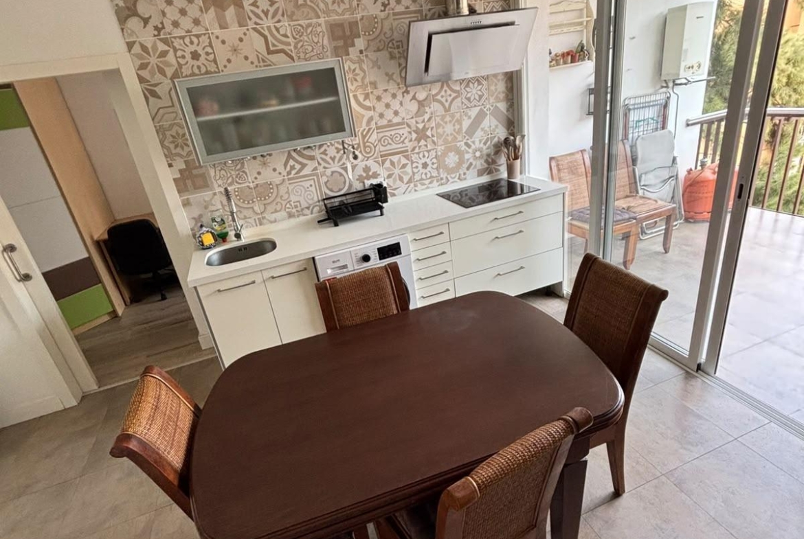 ¡SE ALQUILAN 2 ESTUPENDAS HABITACIONES EN CALLE URQUIZA – ZONA SANTA JUSTA!