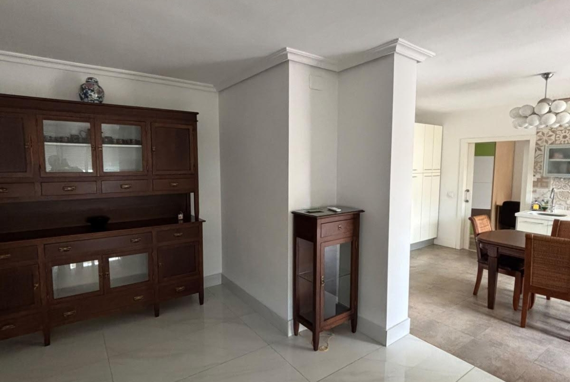 ¡SE ALQUILAN 2 ESTUPENDAS HABITACIONES EN CALLE URQUIZA – ZONA SANTA JUSTA!