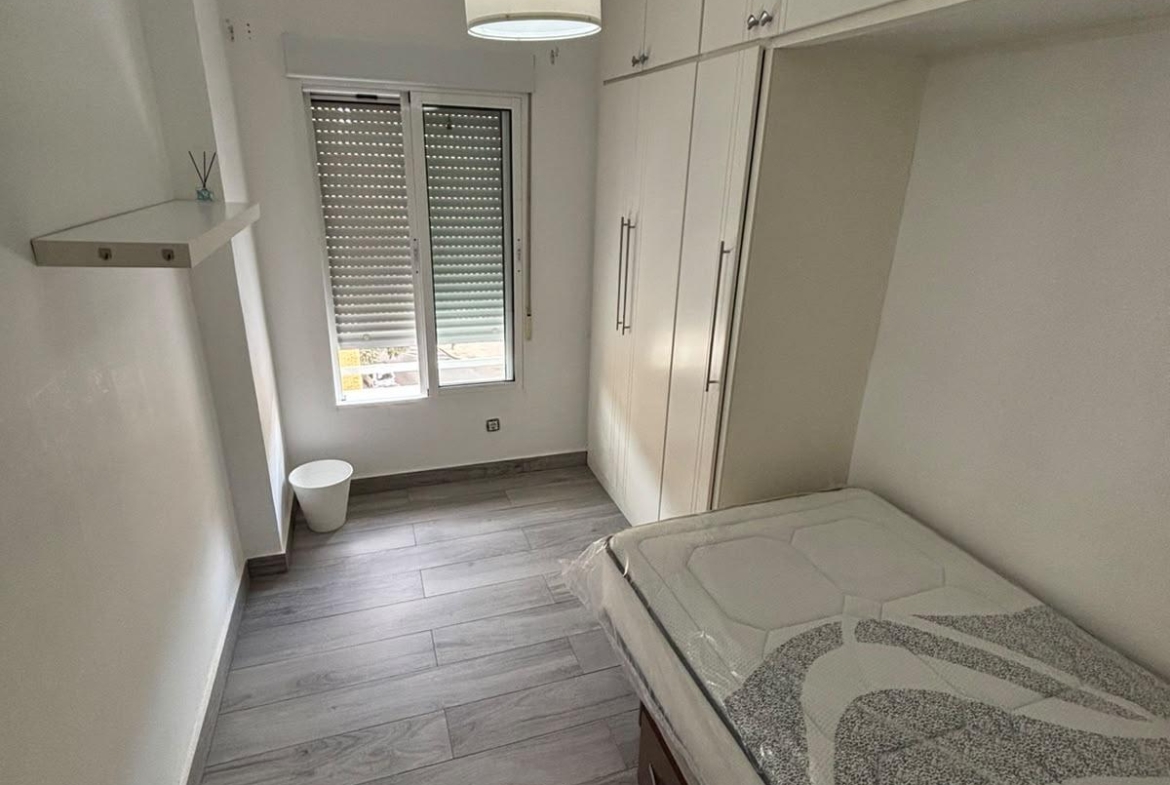 ¡SE ALQUILAN 2 ESTUPENDAS HABITACIONES EN CALLE URQUIZA – ZONA SANTA JUSTA!