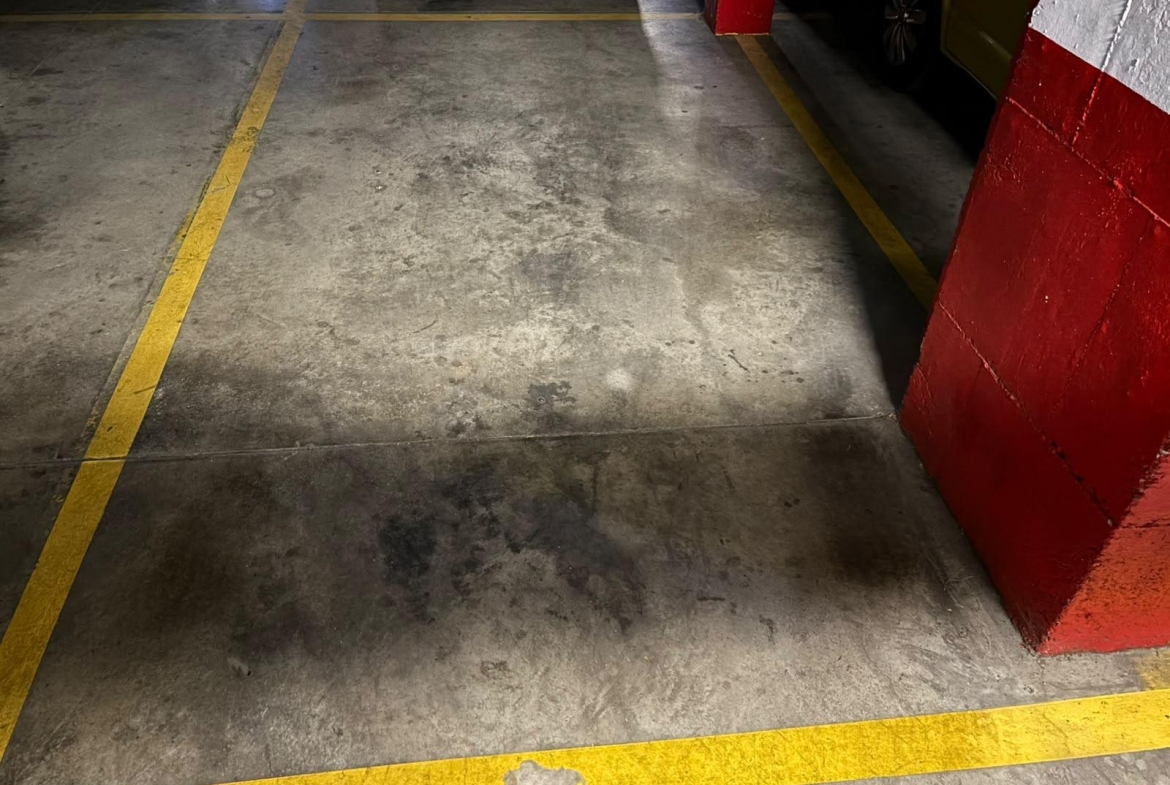 ¡ESTUPENDO PISO EN URBANIZACION PARQUEFLORES!