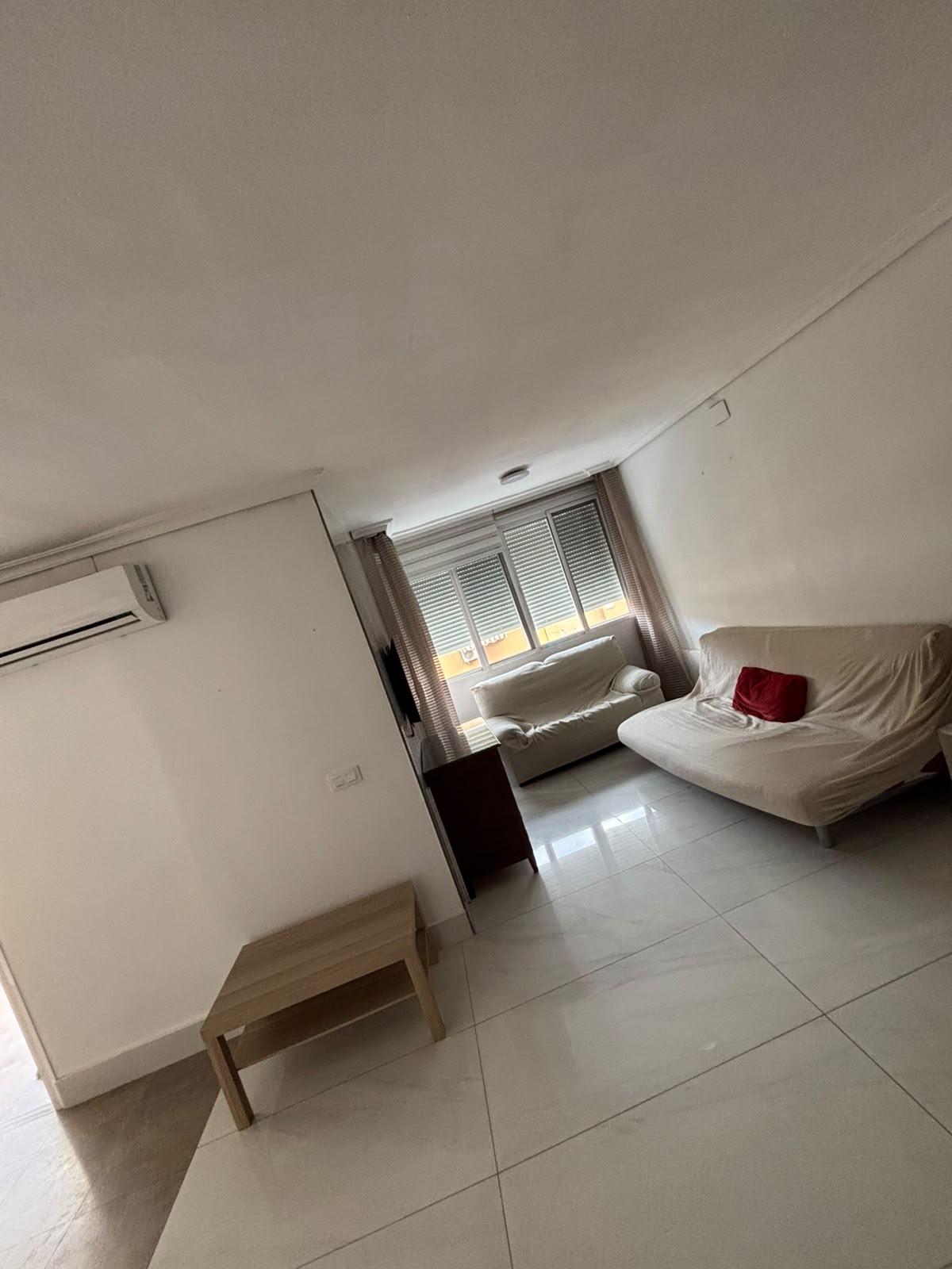 ¡SE ALQUILA UNA ESTUPENDA HABITACION DOBLE CON BAÑO EN SUITE EN CALLE URQUIZA – ZONA SANTA JUSTA!